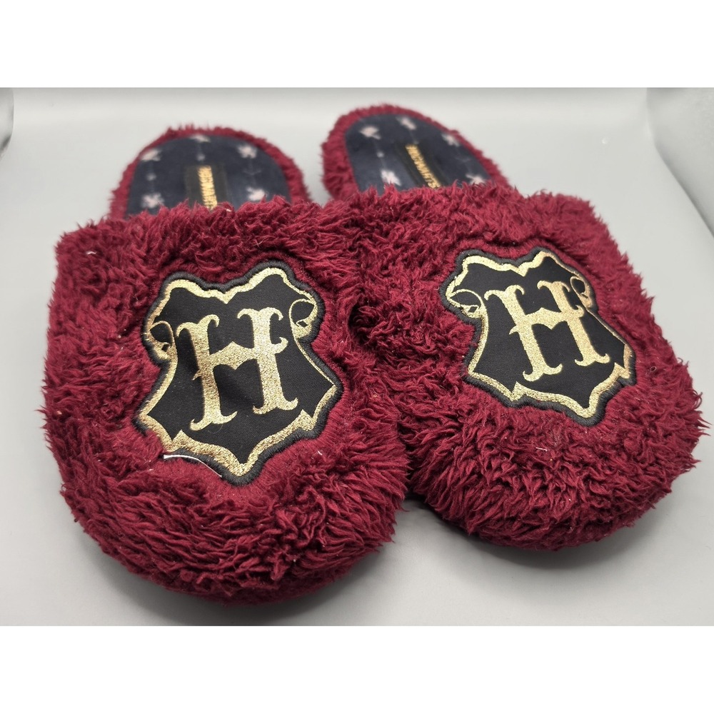 Harry Potter Hogwarts Slippers Burgundy Fuzzy Crest S/M Women's 6-9 Men's 5-8